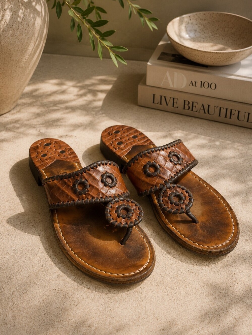 Jack Rogers Hamptons Brown Croc-Embossed Leather Toe-Post Sandals Women's Sz 5.5